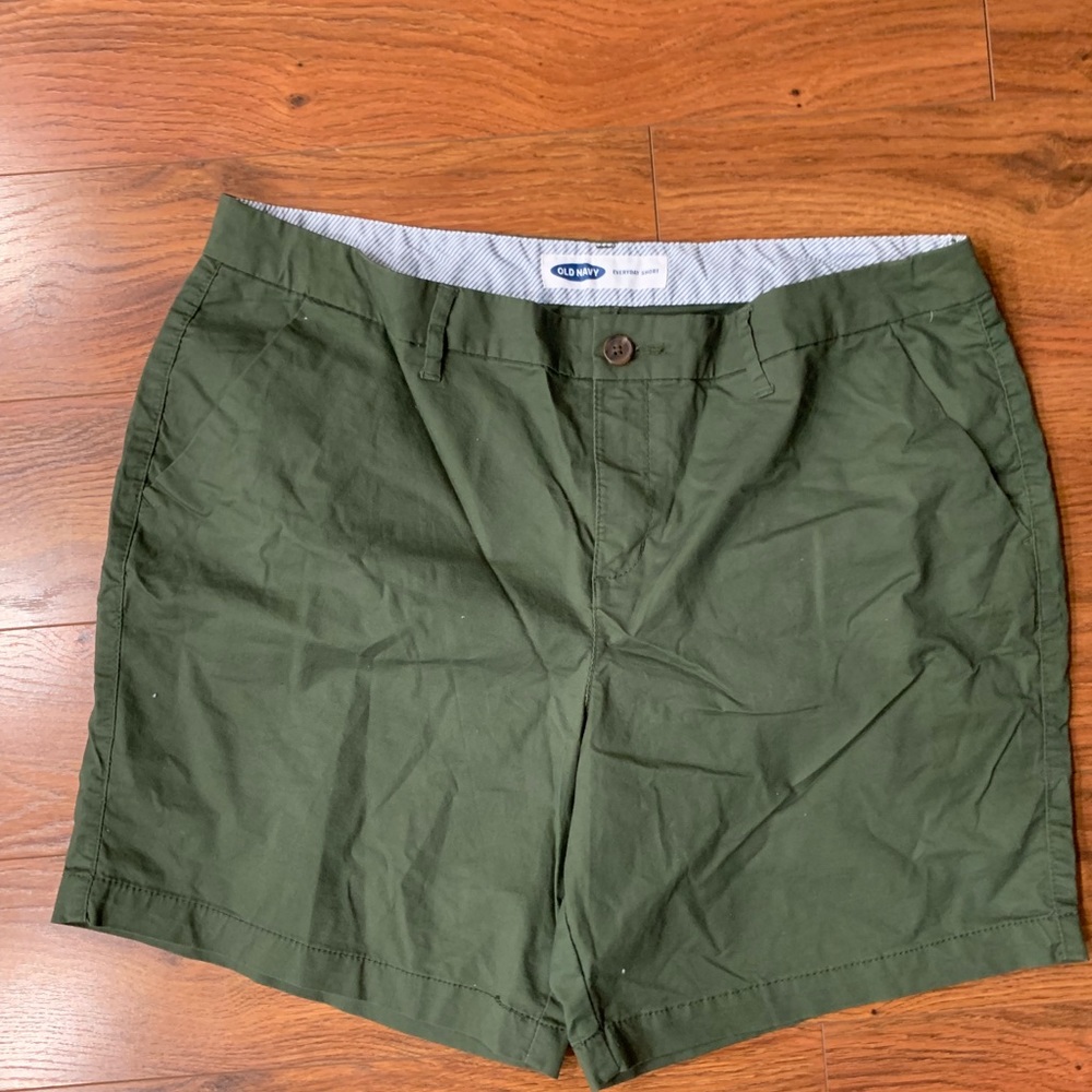 Old Navy Green 7-inch Inseam Shorts